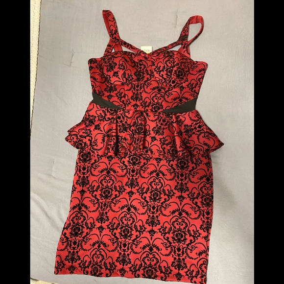 Dress - Picture 2 of 3